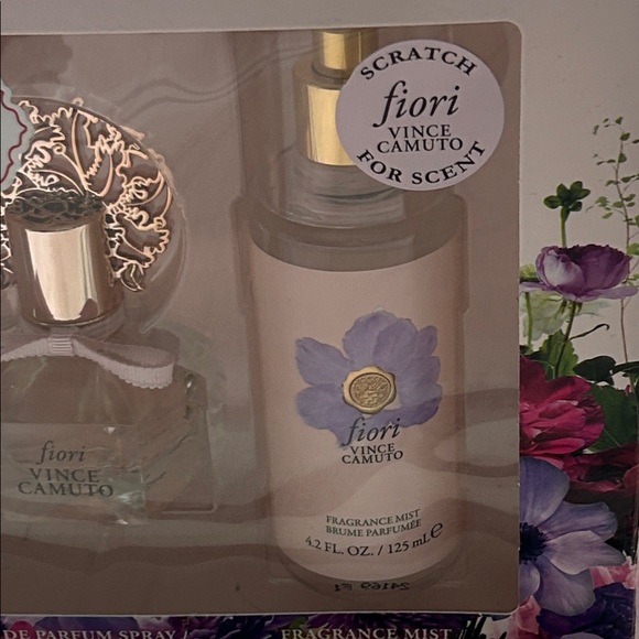 Vince Camuto Fiori Fragrance Set - Gold and Purple - Picture 5 of 8